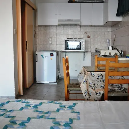 Seafront 3br & * نيدري
