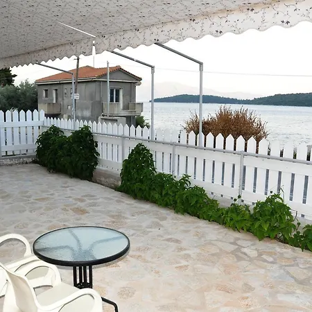 Seafront 3br & بيت للعطل